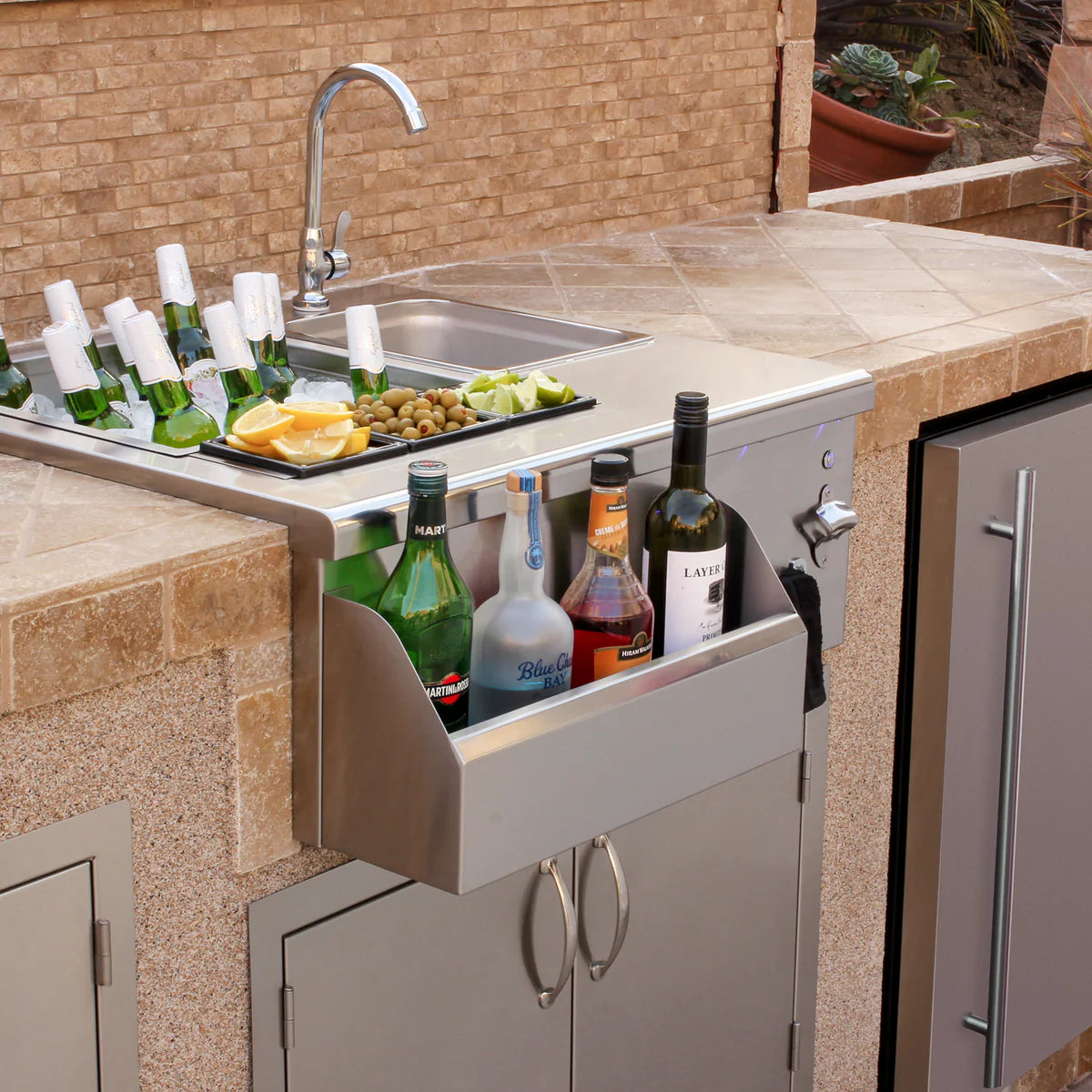 Outdoor Wet Bars, Sinks, and Drink Prep